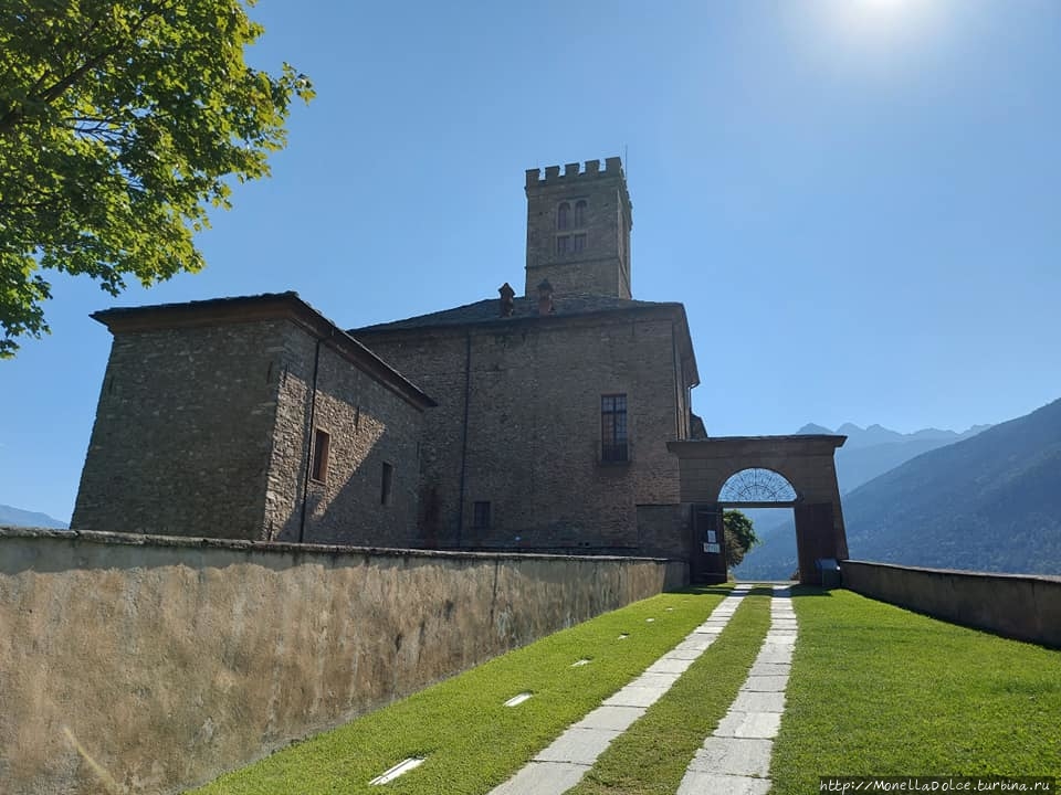 Королевский дворец Castello Reale di Sarre Аоста, Италия