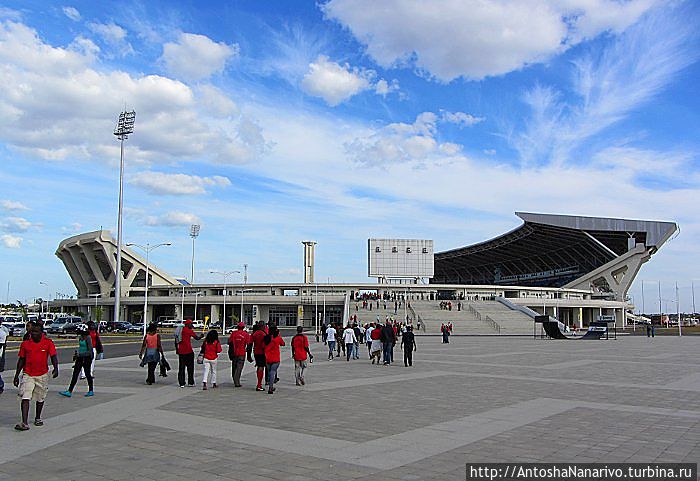 Национальный Стадион, недавно построенный китайцами Мапуту, Мозамбик