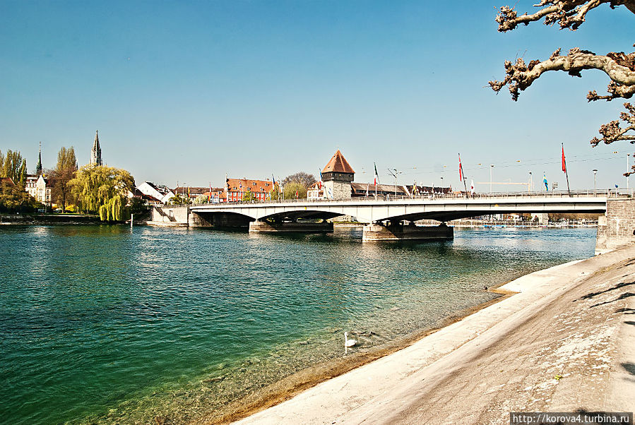 Мост через Рейн, вытекающий из Боденского озера Озеро Бодензее, Германия