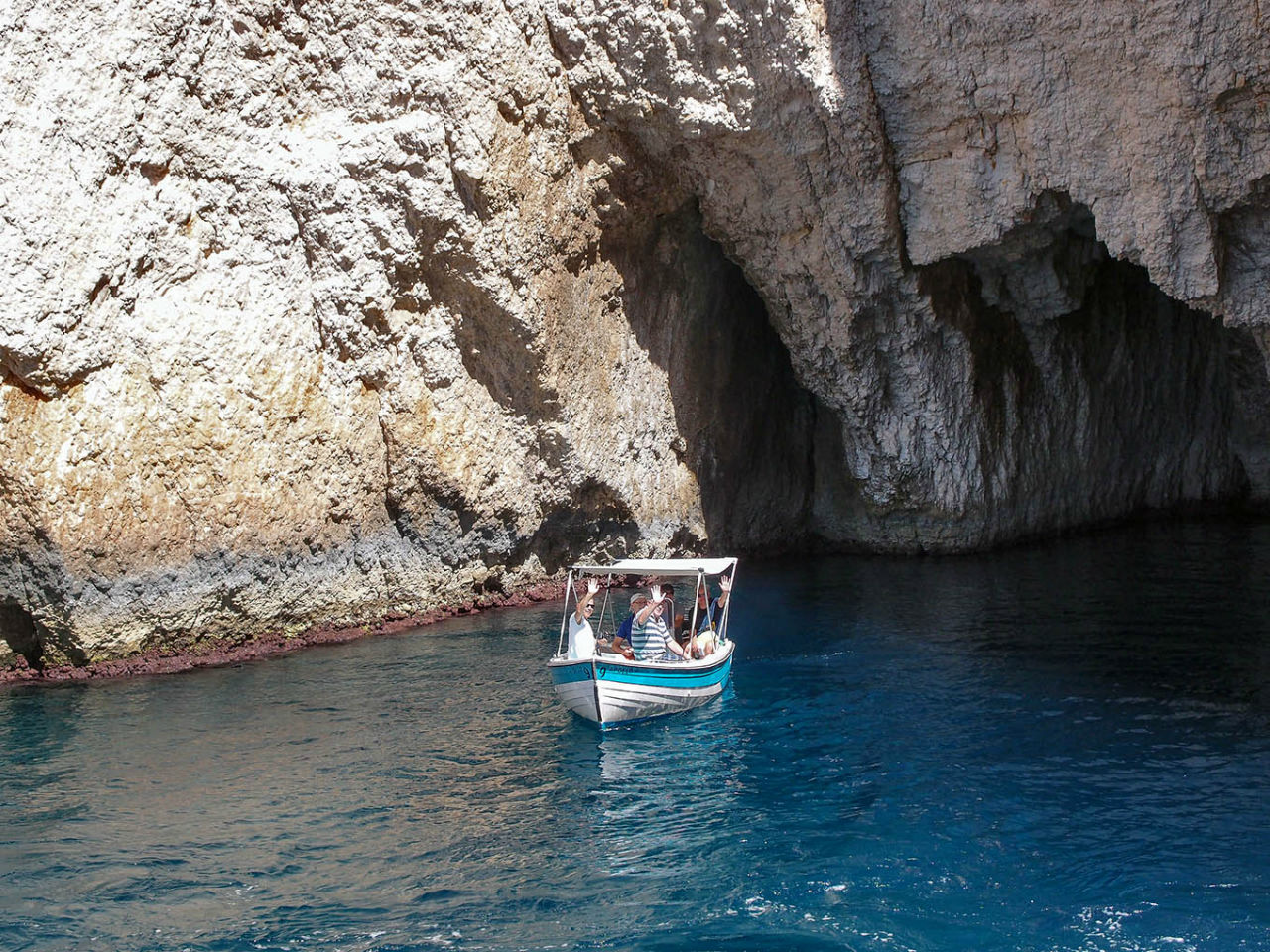 Голубые гроты Остров Паксос, Греция