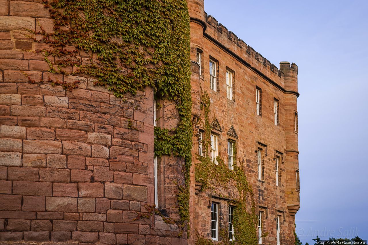 Вечер. Dalhousie Castle Шотландия, Великобритания