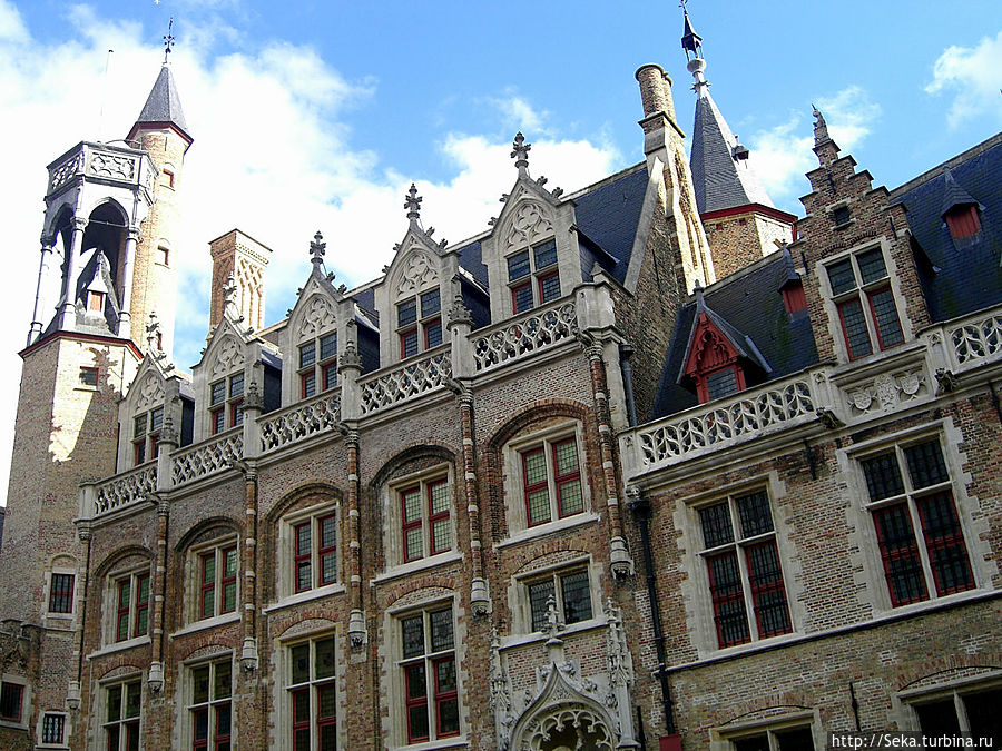 Дворец-музей Груутхус. Построен в XV в. Расположен рядом с церковью Богоматери Брюгге, Бельгия