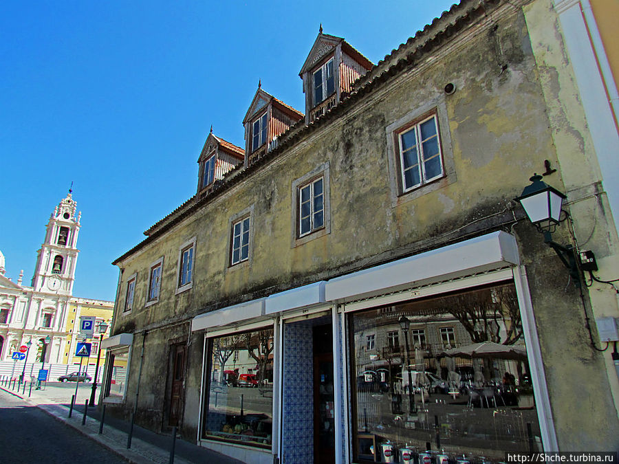 не всем дома повезло обновить свой фасад