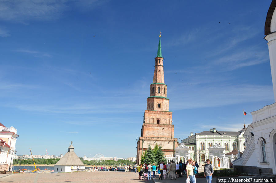 Падающая башня Сююмбике Казань, Россия