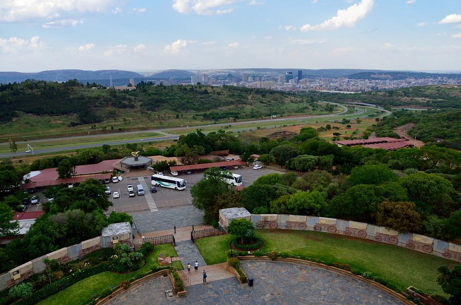 Вид на Преторию со смотровой площадки монумента Претория, ЮАР