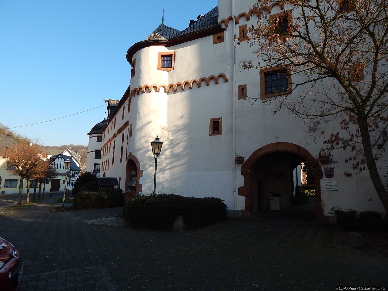 Одна деревня, два рыцаря, танцующий дракон и четыре замка... Коберн-Гондорф, Германия