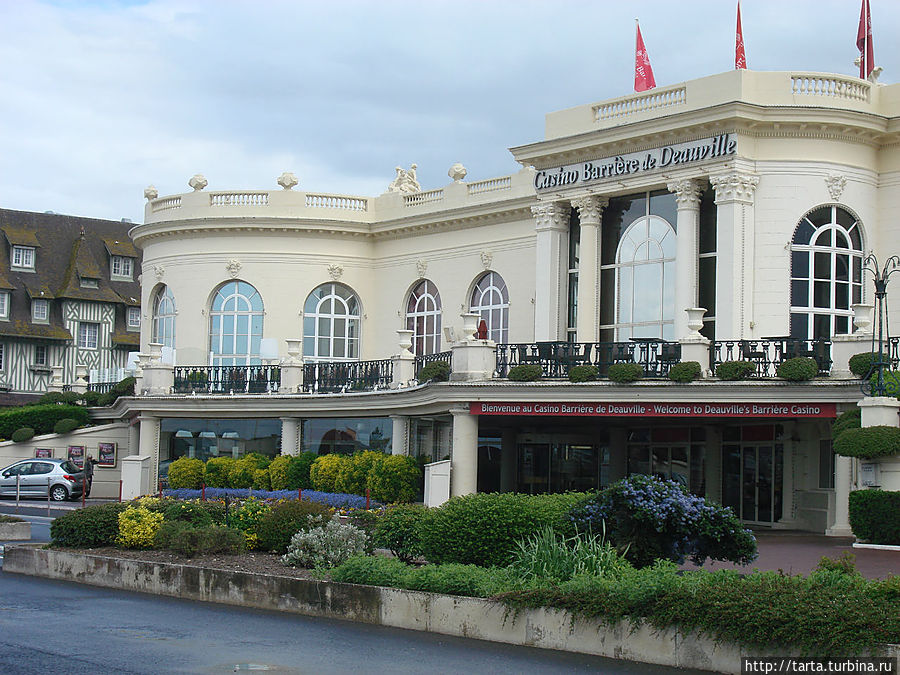 Знаменитое казино, открытое в 1912 году. Довилль, Франция