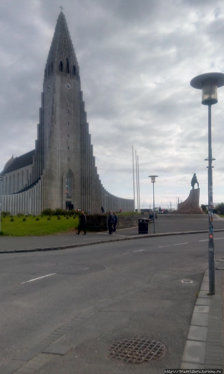 Хадльгримскиркья — лютеранская церковь, самое высокое здание Рейкьявика и символ города. Рейкьявик, Исландия