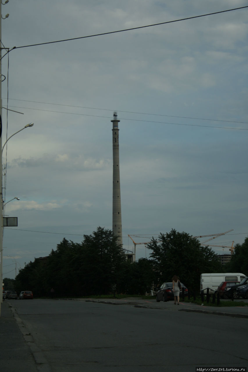 Заброшенная телебашня. Ее строительство началось в 1976 г, — было запланировано построить телебашню 361 м высотой, но в 1983 г строительство брошено. Екатеринбург, Россия