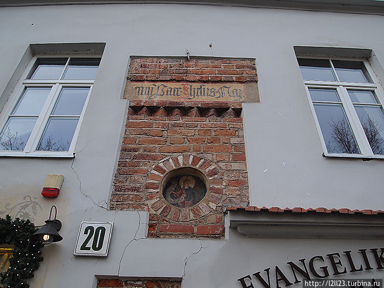 Сохраненная часть древнего фасада Вильнюс, Литва
