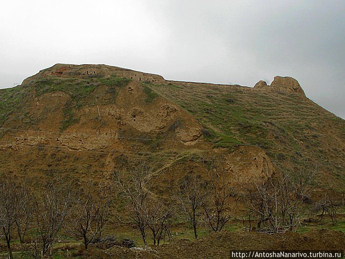 На этих холмах когда-то был город Афросиаб, который брал Алексанр Македонский. Узбекистан