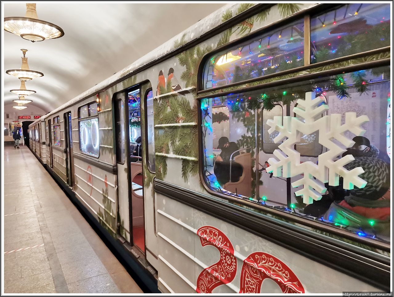 Новогодний поезд Московского метрополитена / New Year's train of the Moscow metro