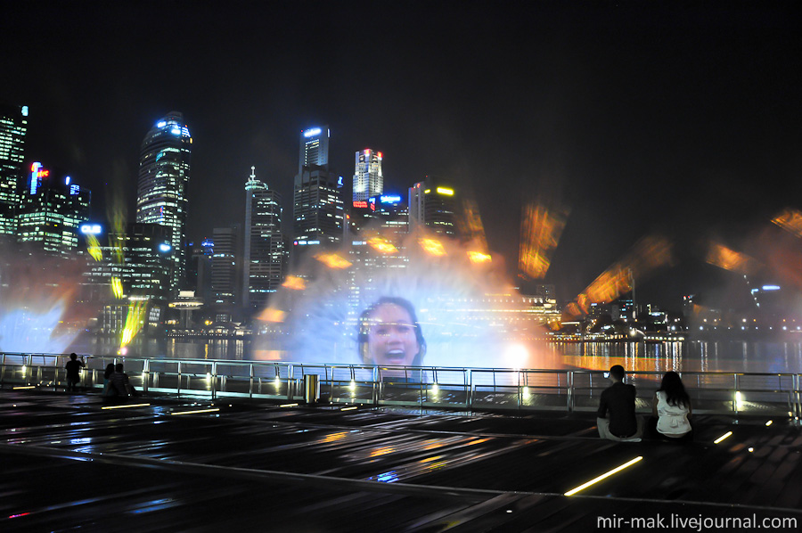 Лазерное шоу Marina Bay Sands, Сингапур Сингапур (город-государство)