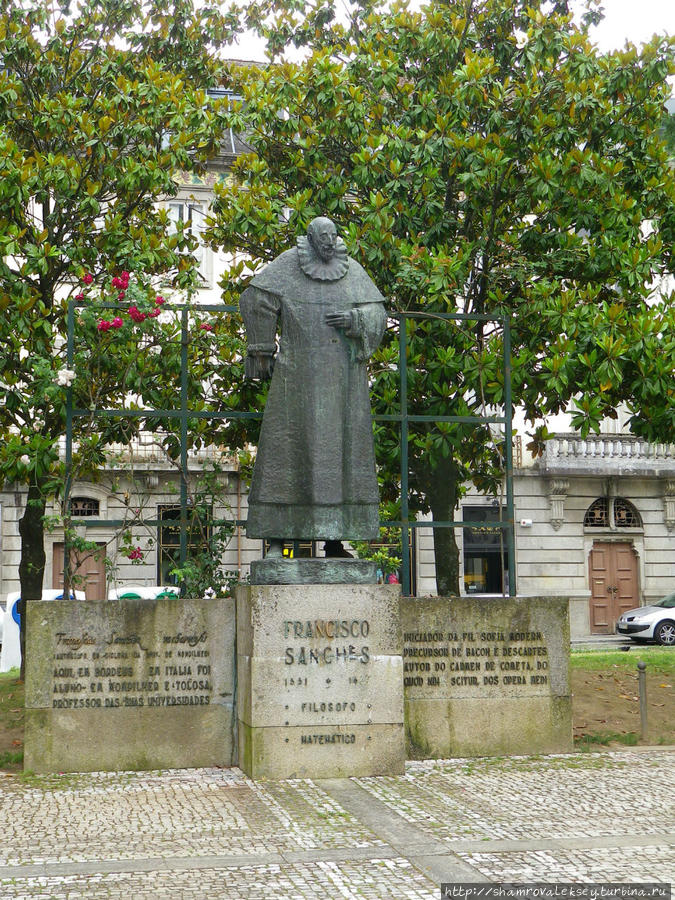 Памятник португальскому и французскому врачу и философу Франциску Санчесу (Francisco Sanches) Брага, Португалия
