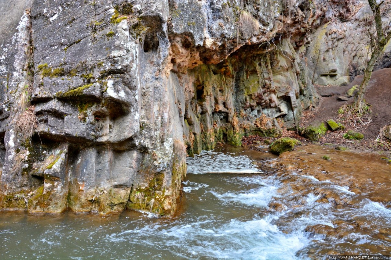 Урочище Медовые водопады Красный Курган, Россия