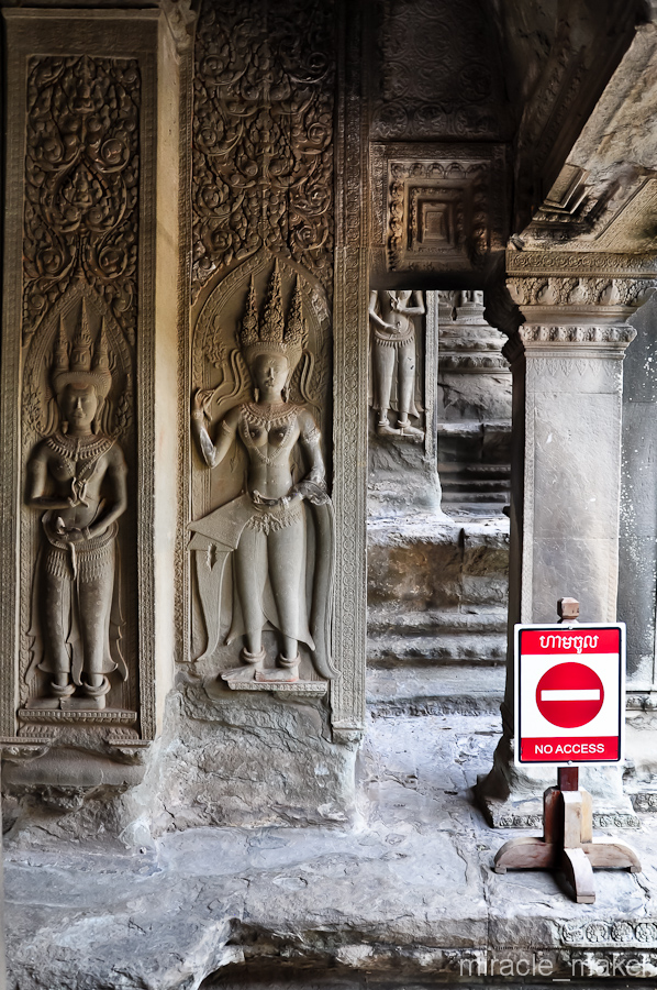 «Проход без таких же башен на голове – строго запрещен». Ангкор (столица государства кхмеров), Камбоджа