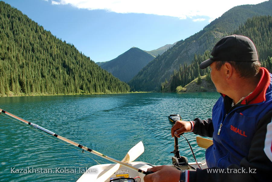 Первое Кольсайское озеро. Кольсайские Озера Национальный Парк, Казахстан