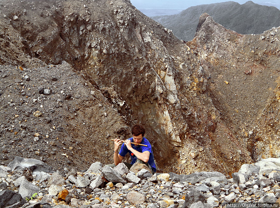 Кто свирелью усыплял злой дух, чтобы тот не проснулся…