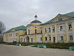 Надвратная церковь с настоятельским и трапезными корпусами