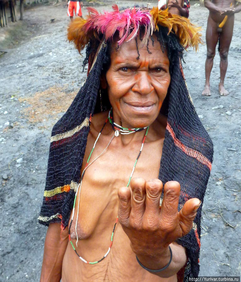 Обычай скорби у Дани — отрезанные фаланги пальцев рук Вамена, Индонезия