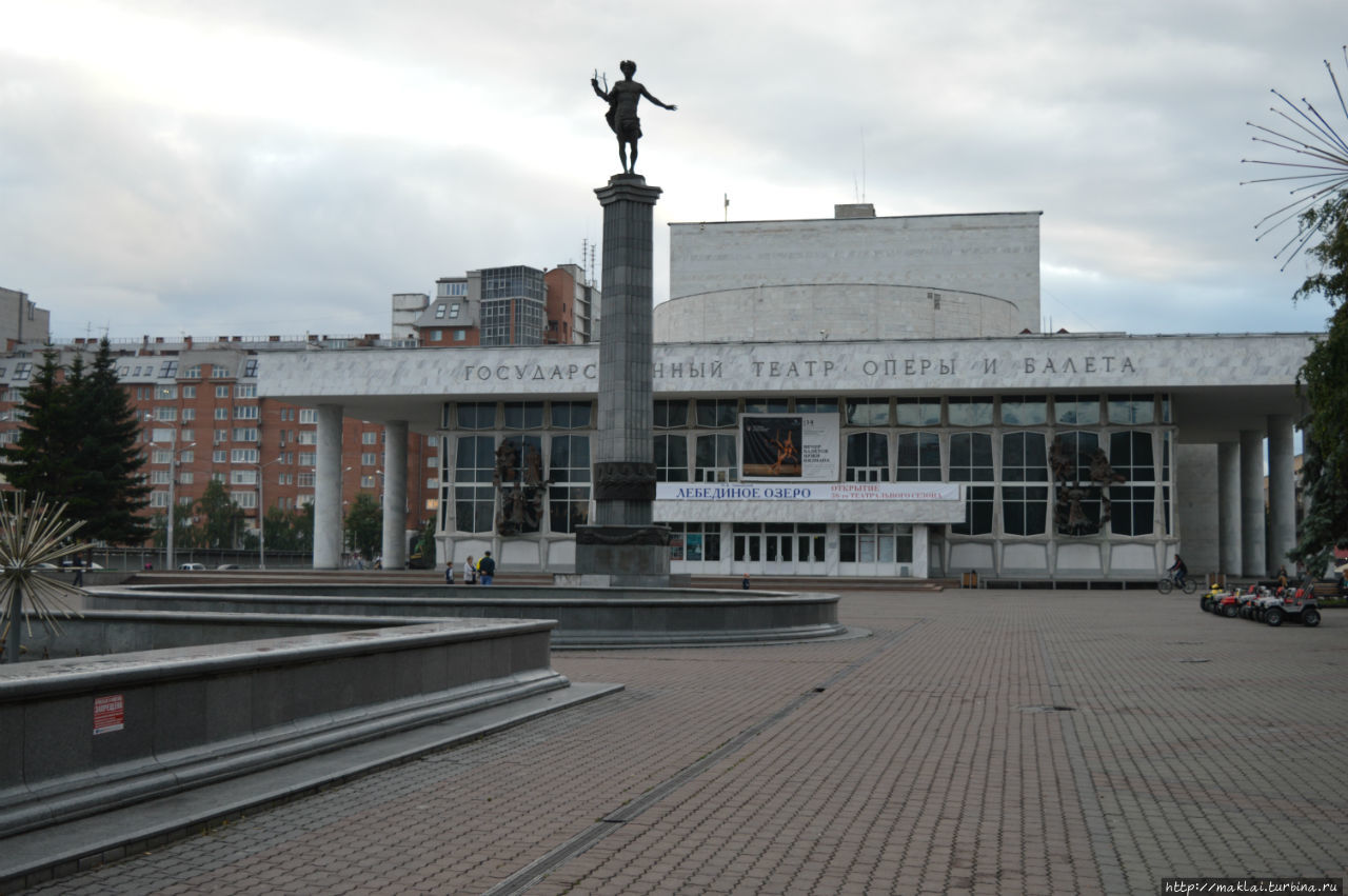 Театр оперы и балета. Красноярск, Россия