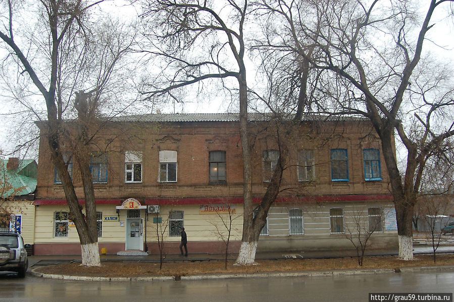 Здание бывшей мужской гимназии Уральск, Казахстан