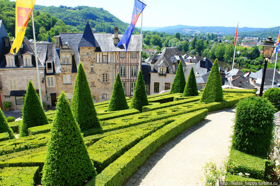 Царство садов, фонтанов и черепицы Террассон-Лавильдью, Франция
