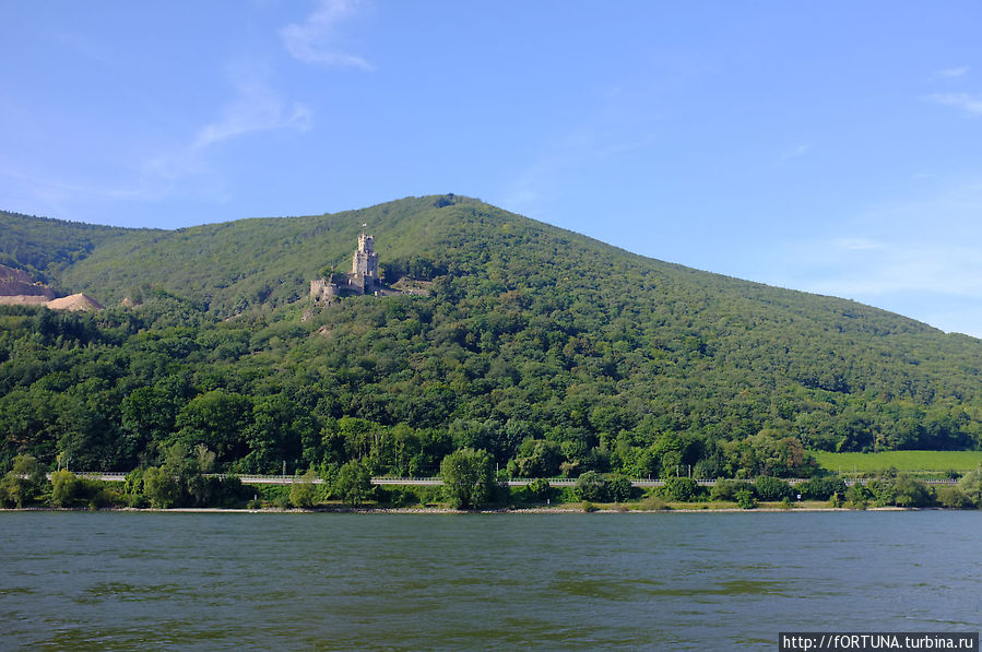 На машине вдоль Рейна Земля Рейнланд-Пфальц, Германия