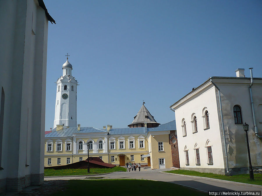 Прогулка по Новгородскому кремлю Великий Новгород, Россия