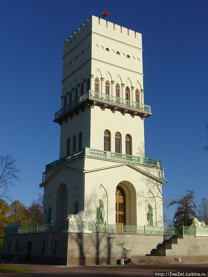 В 2012 г залечена еще одна рана от Великой Отечественной войны — восстановлен павильон Белая Башня Пушкин, Россия
