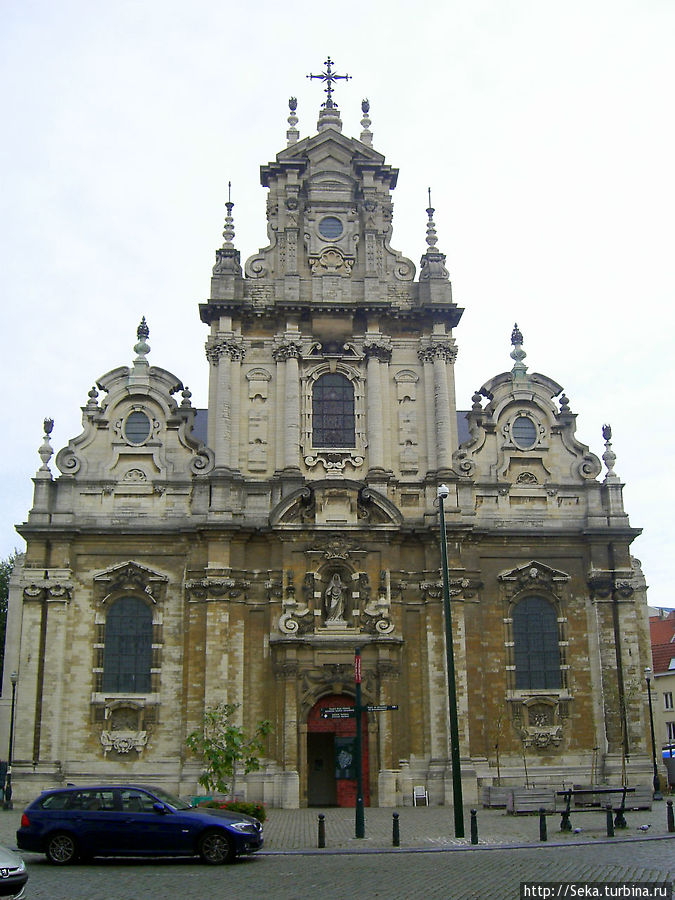 Передний фасад церкви Брюссель, Бельгия