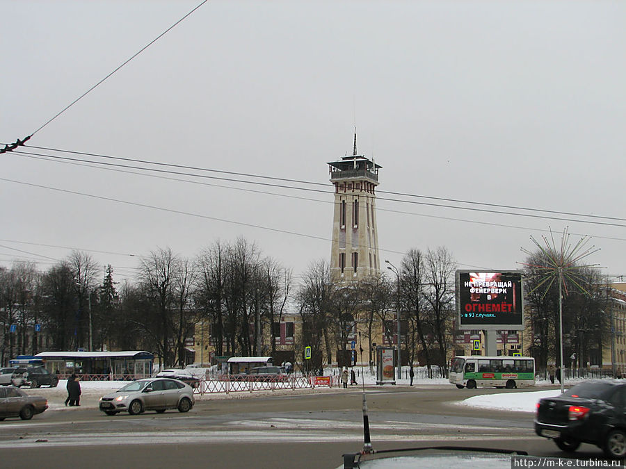 Красная площадь. Здание пожарной колокольни Ярославль, Россия