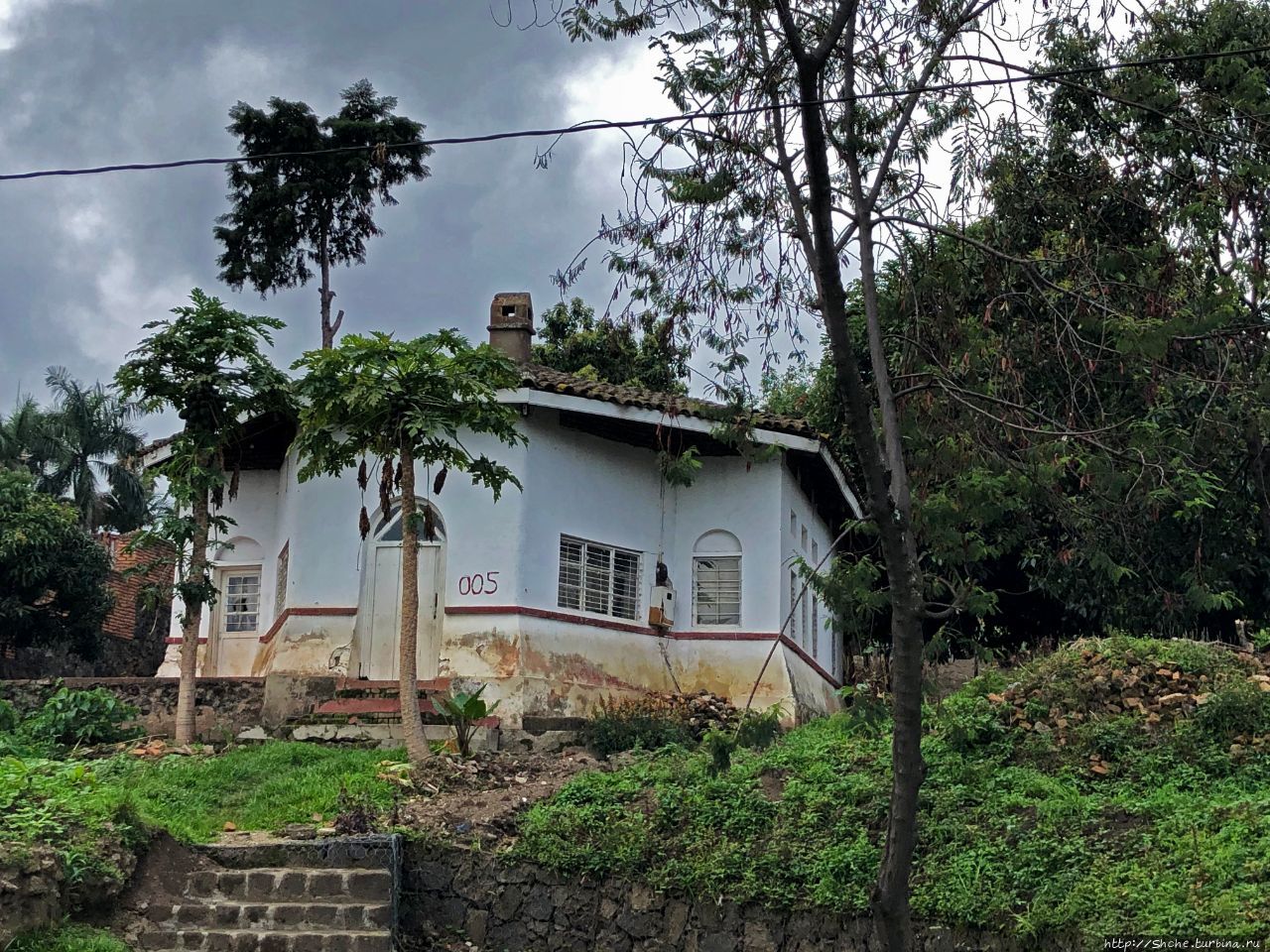 Gisenyi — есть такой город в Руанде Гисеньи, Руанда