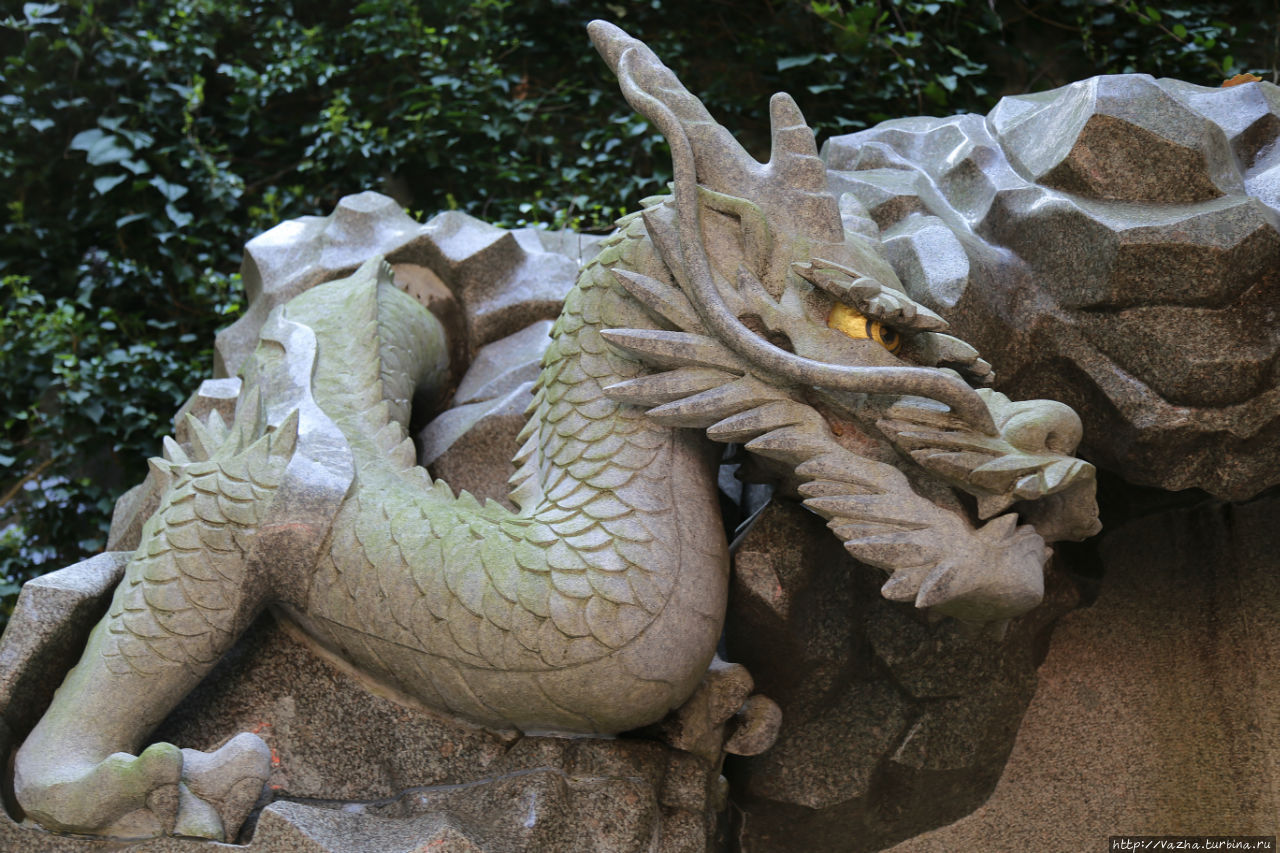 Муж Бэнтэн,священный дракон Камакура, Япония
