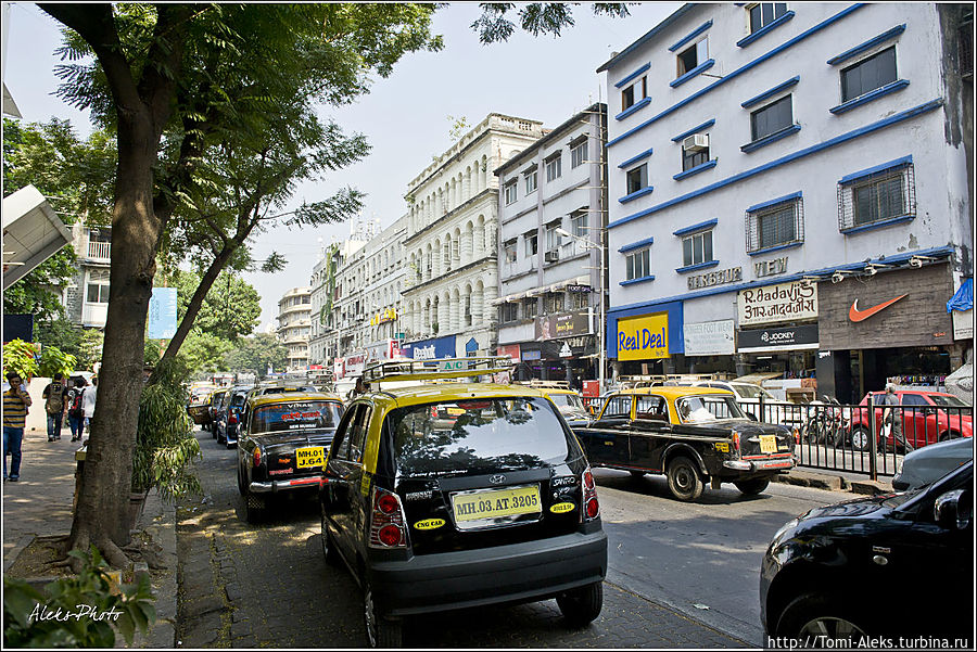 Отели расположены в верхних этажах...
* Мумбаи, Индия
