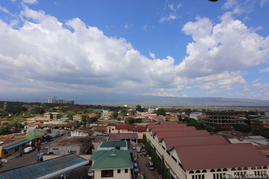 Вид из отеля на Моши Танзания