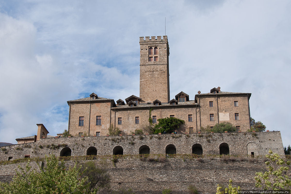 Королевский дворец Castello Reale di Sarre Аоста, Италия