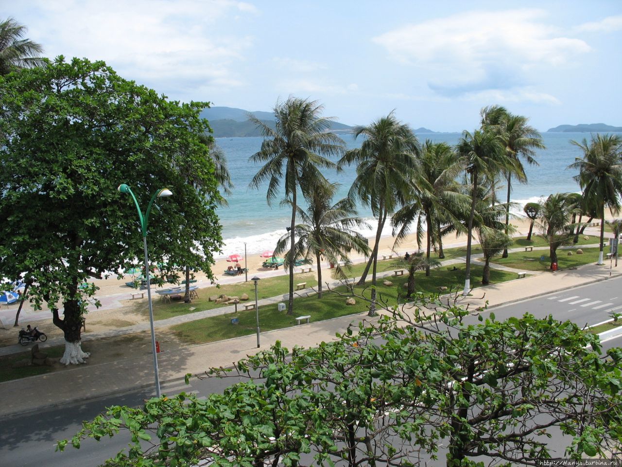 г. Нячанг. Вид на набережную моря из гостиницы  Yasaka Saigon Nhatrang Нячанг, Вьетнам