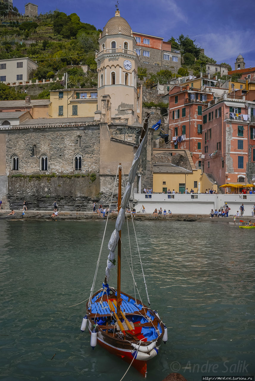 Прогулка в Vernazza, La Spezia, Италия Вернаска, Италия