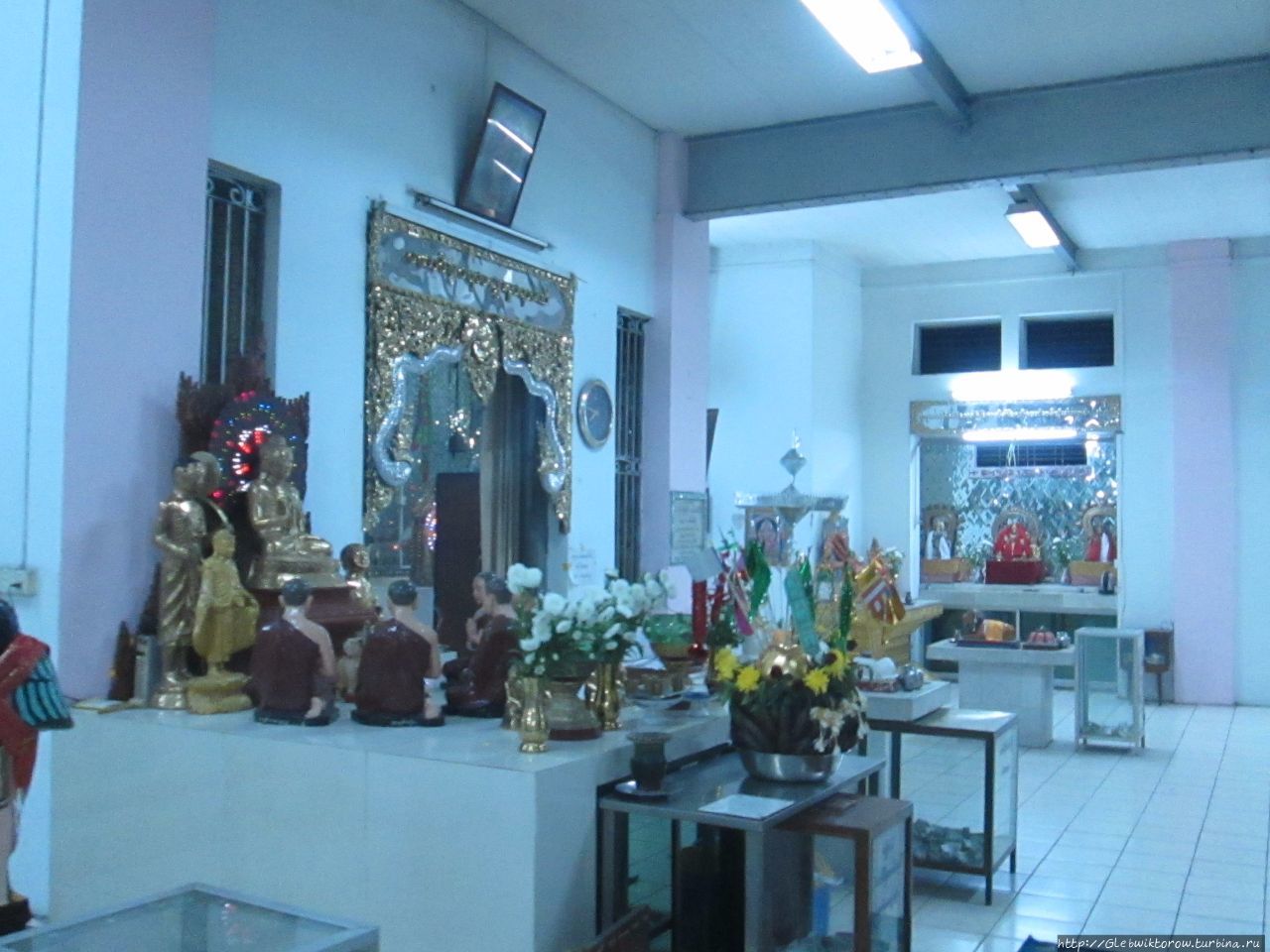 Посещение храма индуистов после заката Янгон, Мьянма