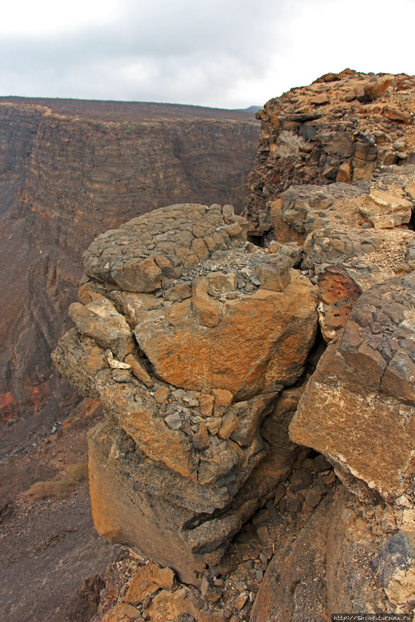 Canyon Dimbia - здесь начинается раскол Африки
