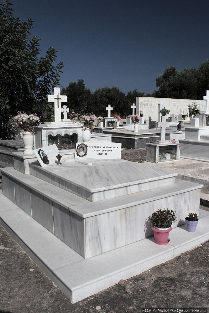 Греческие кладбища: лишь временный приют, а не вечный покой Остров Крит, Греция