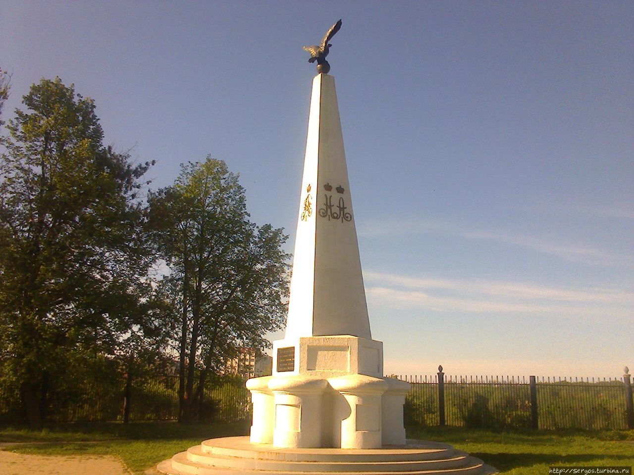 обелиск героям Софийского II пехотного полка императора Александра III установлен в 1912году на средства военных этого подразделения Смоленск, Россия