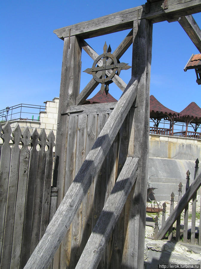 Солнечный Золочевский замок. Золочев, Украина