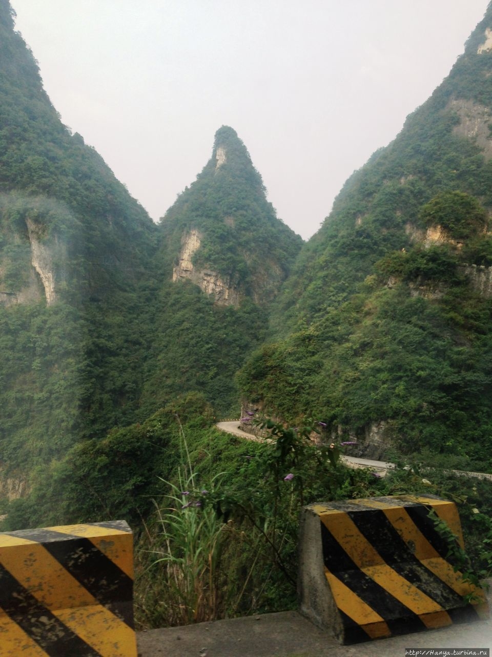 дорога Тунтянь, или Небесное шоссе Чжанцзяцзе Национальный Лесной Парк (Парк Аватар), Китай