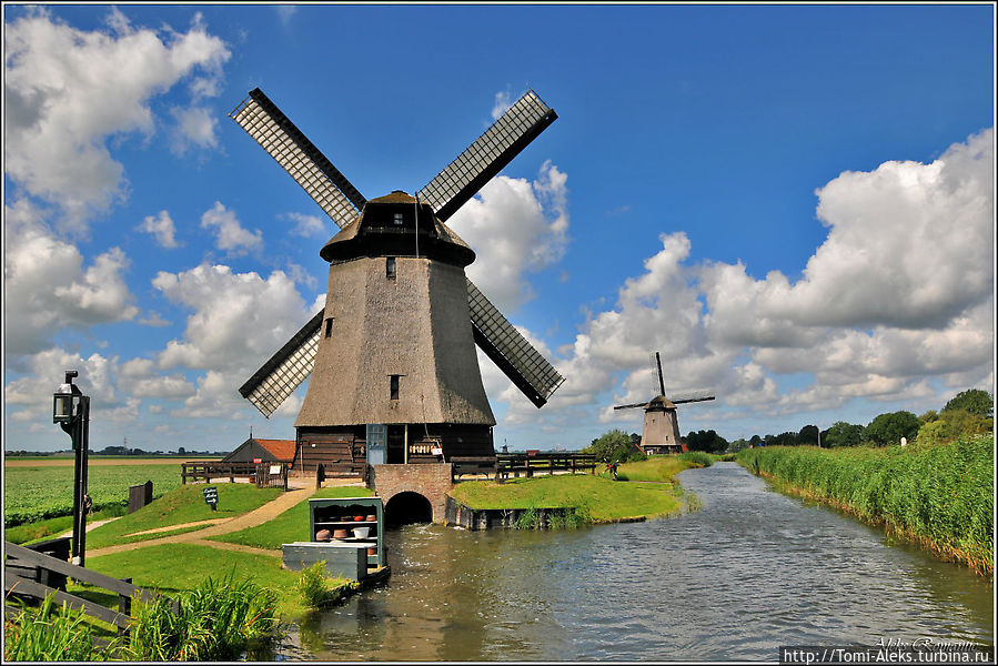 Мельницы расположены на каналах...
* Нидерланды