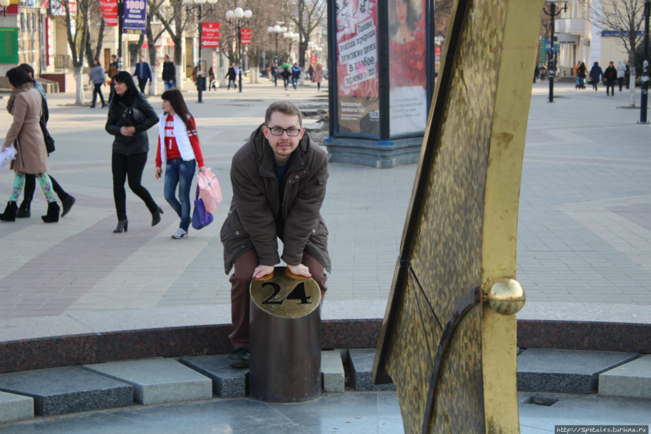 Белгород. Скульптурная композиция Часы Белгород, Россия