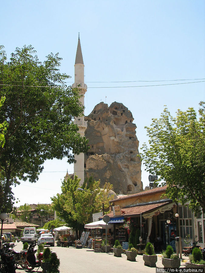 скала-крепость  Ортахисар Ургюп, Турция