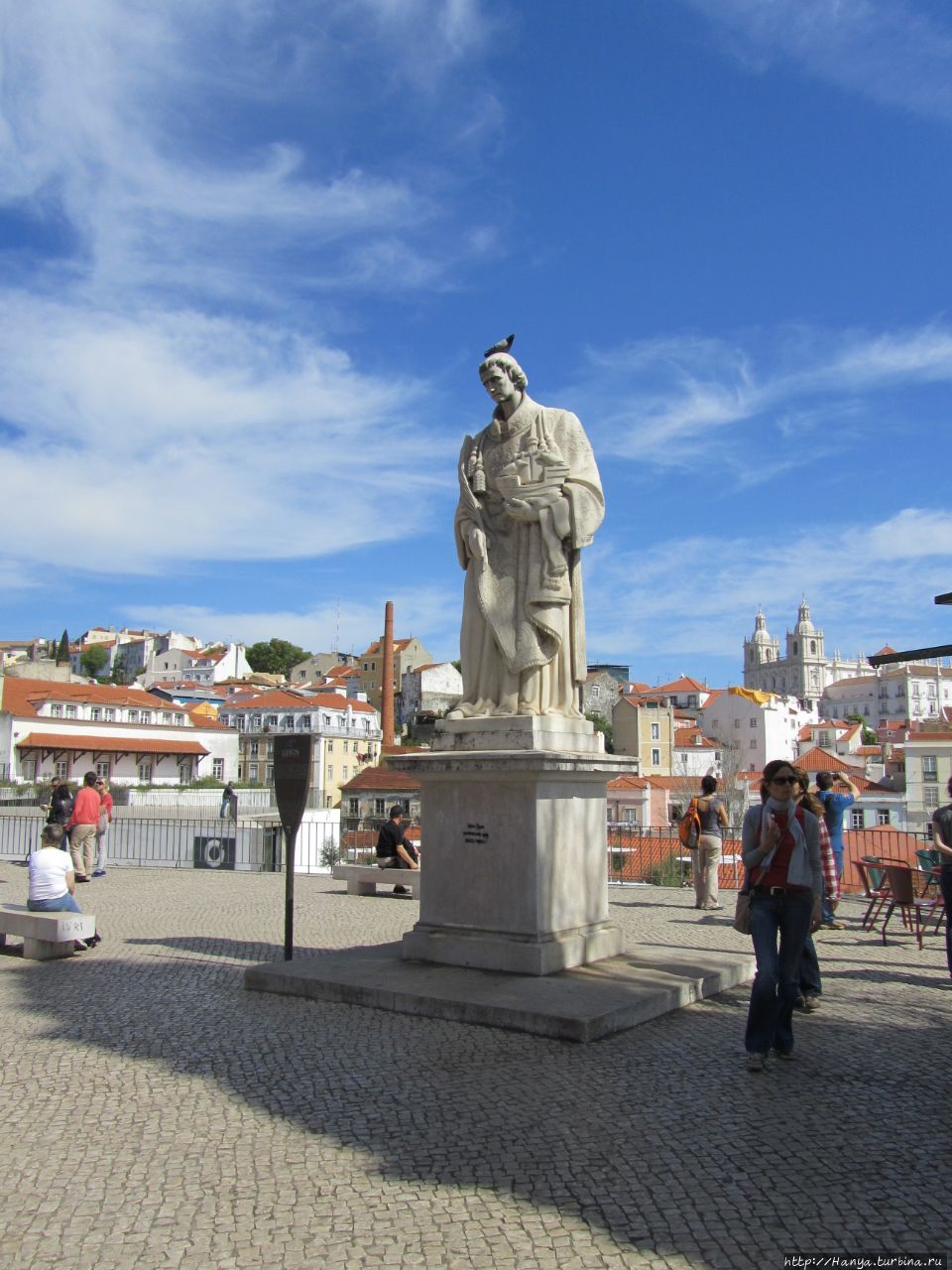 Площадь Ларго даш Порташ ду Сол Лиссабон, Португалия