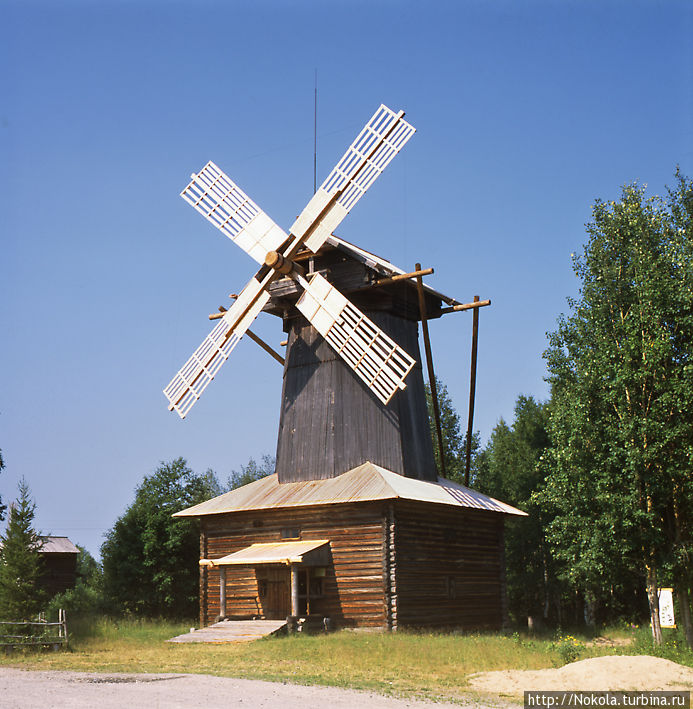 Ветряная мельница-шатровка Корелы, Россия